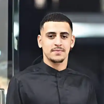 الشهيد عمر حسام شويكي